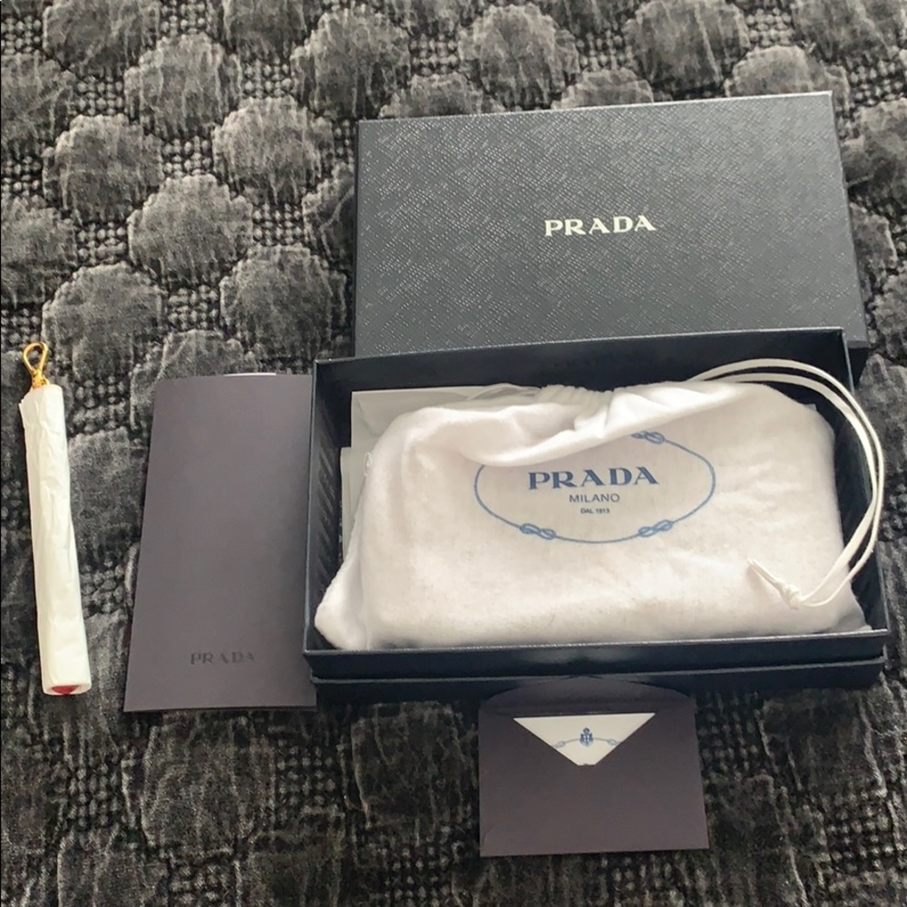 Red Prada bag! - Picture 12 of 12